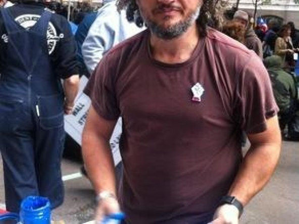 Occupy Duvar Sokak Pin Plastik Aparat - 6