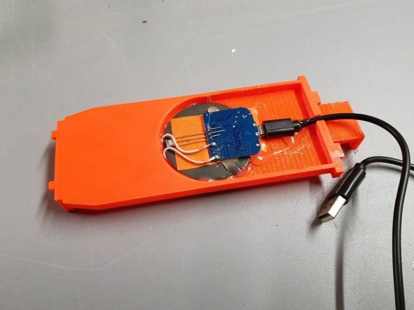 Bmw 5Xx 2012 İçin Qi Adaptör Plakası (F10 / F11) Plastik Aparat