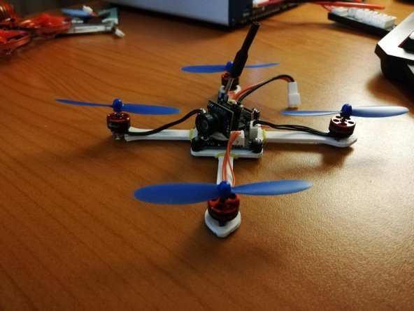 Tinyeye quadcopter çerçeve Plastik Aparat