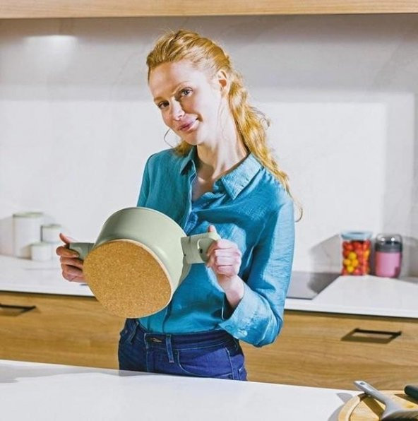 Berghoff Leo Balance Manyetik Tabanlı Mantar Tencere Altlığı 3950533 - 2