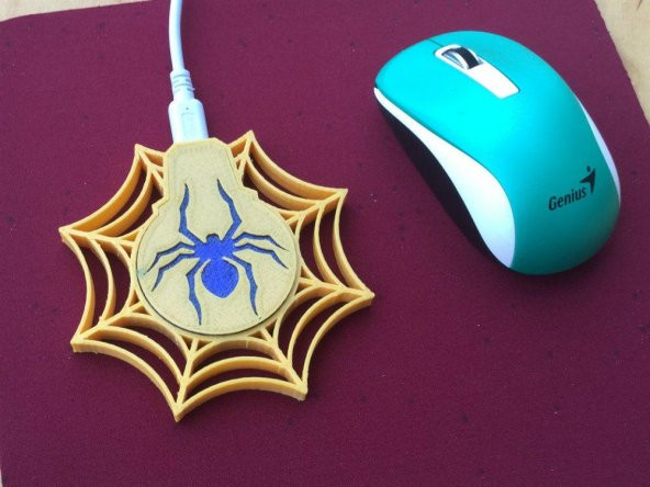 Spiderweb 3D Baskılı Qi Şarj Pedi Plastik Aparat