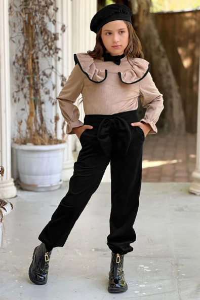 Kız Çocuk Yakası Fiyonk ve Omzu Fırfır Detaylı Sırtı Fermuarlı Siyah Kadife Alt Üst Takım ürün görseli