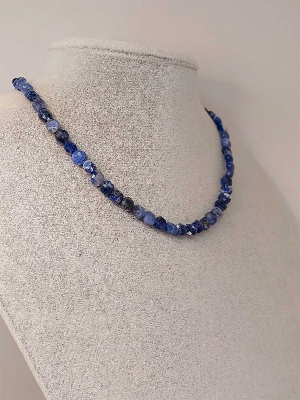 Sodalit Taşı YASSI Faset Kesim Kolye 6x4mm (Sabit Klipsli) ürün görseli
