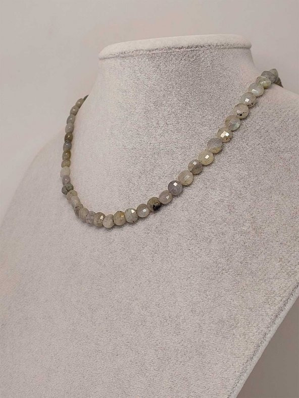 Labradorit Taşı YASSI Faset Kesim Kolye 6x4mm (Sabit Klipsli) ürün görseli