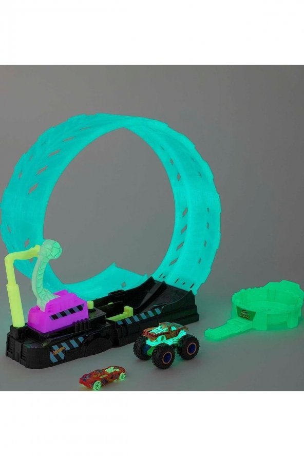 Hbn02 Hot Wheels Monster Trucks Karanlıkta Parlayan Çemberde Yarış Seti - 2