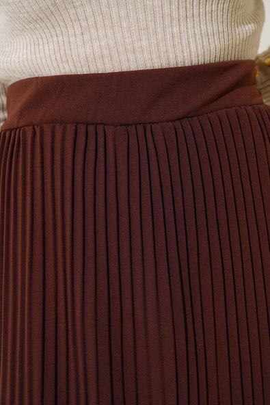 Kumaşı Piliseli Kalem Etek Kahve - Resim 4