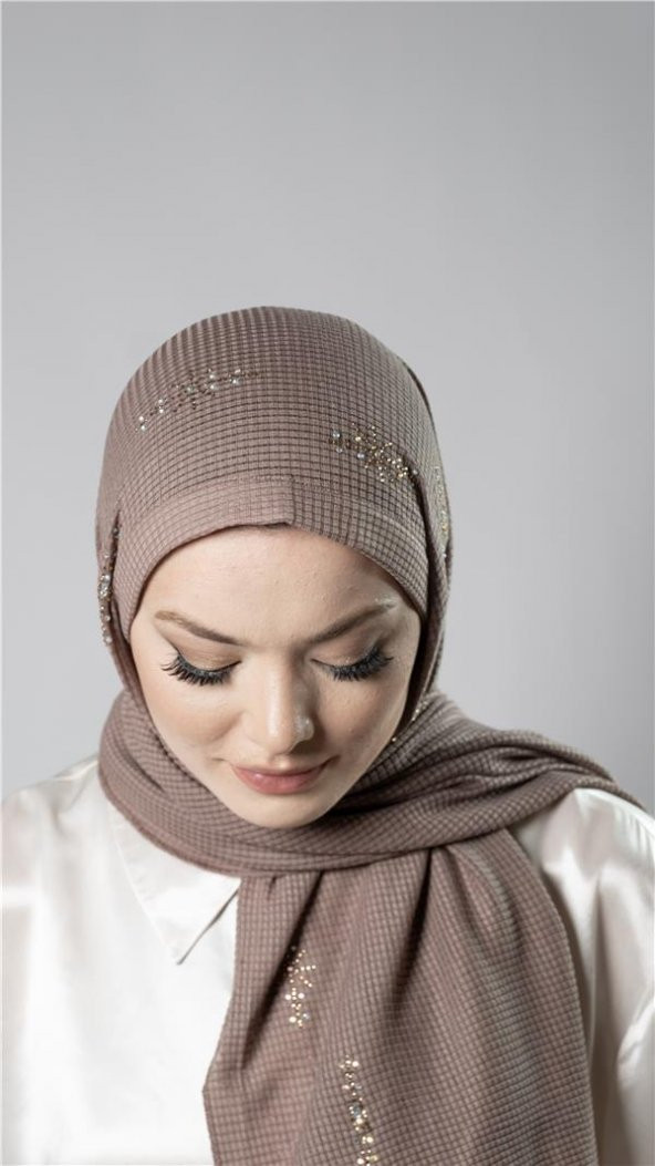 Koyu Vizon Pratik Hazır Geçmeli Tesettür Şal Örme Kumaş Taşlı Yıldız Desenli  2118Y_38 - Resim 3