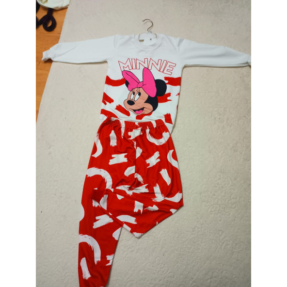 KIRMIZI KIZ TAKIM - 2