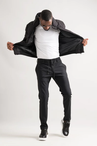 Regular Fit Dik Yaka Fermuar Ve Çırtçırt Kapamalı Beli Ve Kolları Lastikli Spor Şişme Kısa Mont - 9