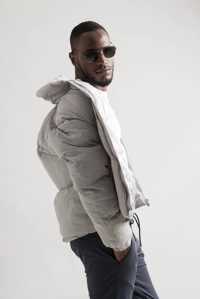 Regular Fit Dik Yaka Fermuar Kapamalı Kolları Lastikli Spor Şişme Mont - Resim 3