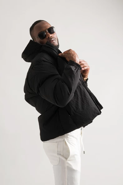 Regular Fit Dik Yaka Fermuar Kapamalı Kolları Lastikli Spor Şişme Mont - Resim 9