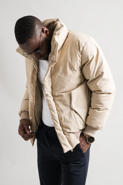 Regular Fit Dik Yaka Fermuar Ve Çırtçırt Kapamalı Beli Ve Kolları Lastikli Spor Şişme Kısa Mont - 5