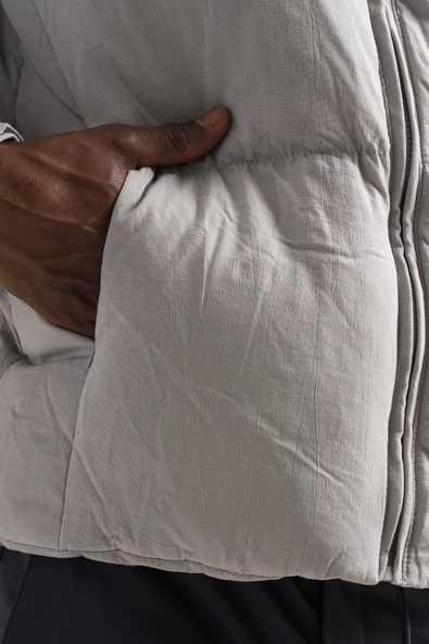 Regular Fit Dik Yaka Fermuar Kapamalı Kolları Lastikli Spor Şişme Mont - Resim 6