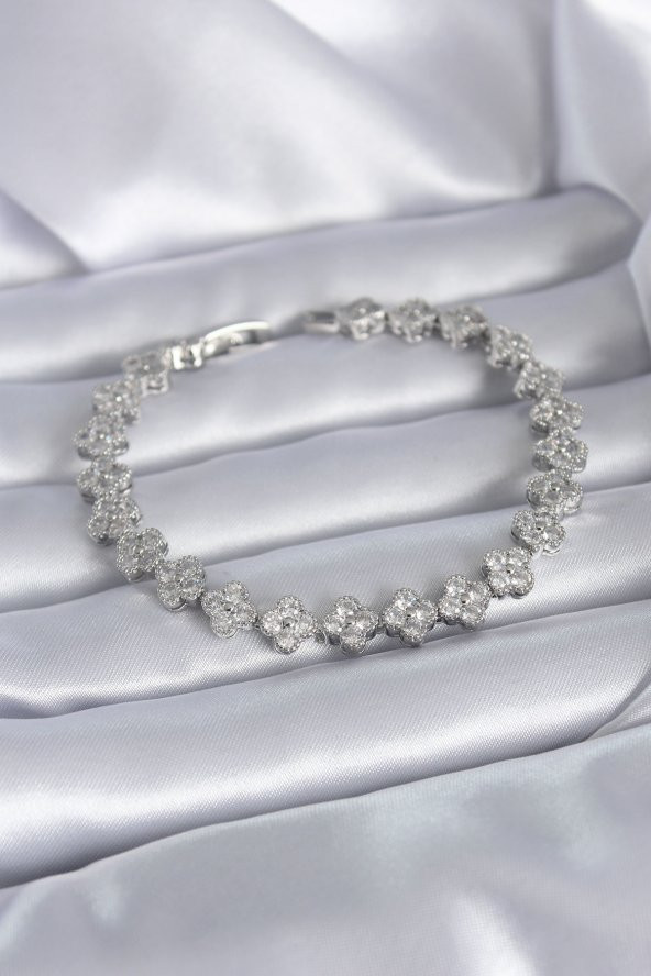 Gümüş Renk Zirkon Taşlı Çiçek Model Pirinç Kadın Bileklik ürün görseli