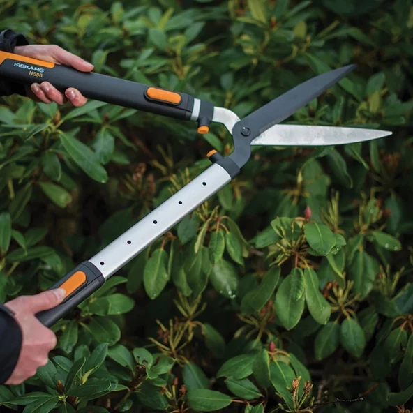 Fiskars HS86 SmartFit Teleskopik Çit Budama Makası 1013565 - 5