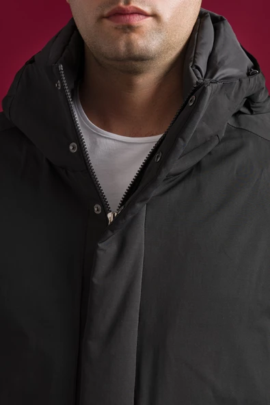 Slimfit Kapşonlu Çıtçıt Ve Fermuar Kapamalı Kapak Cepli Elyaf Dolgulu Astarlı Yan Cepli Uzun Mont - 5