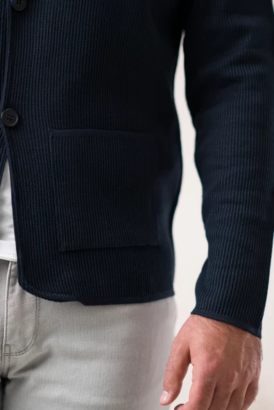 Regular Fit Sivri Yaka Torba Cepli Kendinden Çizgili Düğmeli Erkek Triko Hırka - 5