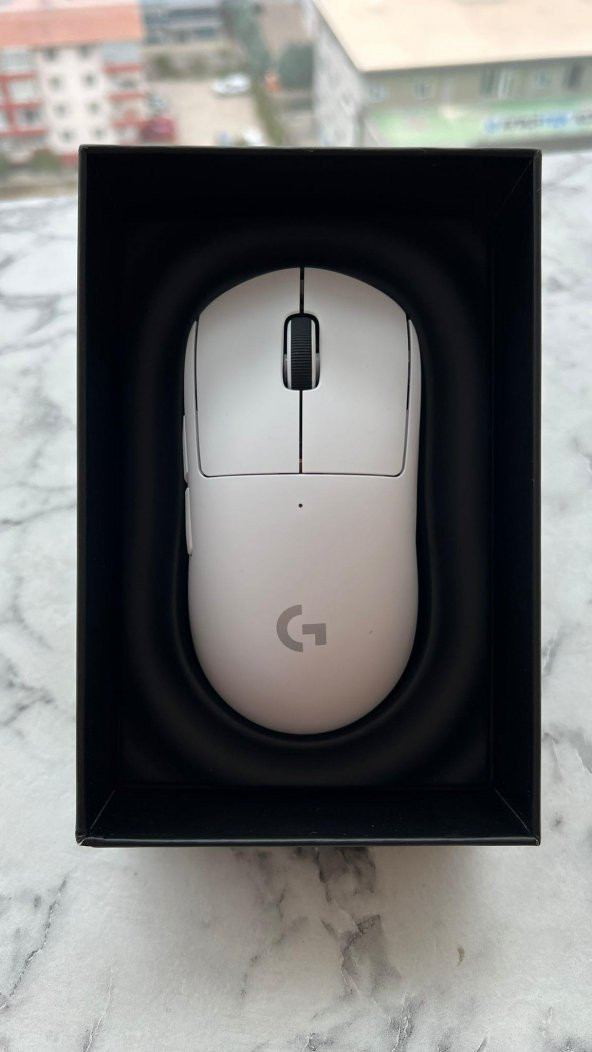 Logitech G PRO X SUPERLIGHT Ultra Hafif HERO 25.600 DPI 400 IPS LIGHTSPEED Kablosuz Oyuncu Mouse - Beyaz (Outlet)
