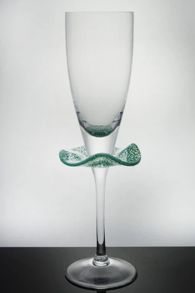 Paşabahçe El İmalatı Kristal Yeşil Fırfır Detaylı Şampanya Kadehi 1 Adet 21330 ürün görseli 1
