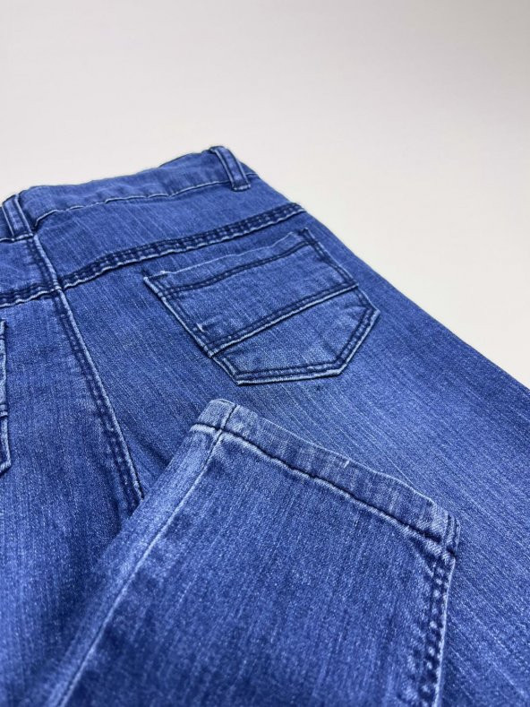 Erkek Çocuk Düz Kemerli Mavi Kot Pantolon (Bir beden büyük almanız tavsiye edilir.) - 4