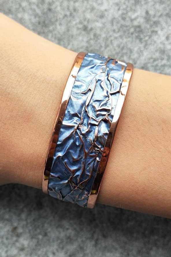 Mavi Renk Rölyef Desen Şekilli Kadın Bileklik El Yapımı Ayarlanabilir Bakır Bileklik - 2