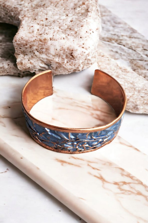 Mavi Renk Rölyef Desen Şekilli Kadın Bileklik El Yapımı Ayarlanabilir Bakır Bileklik - 3