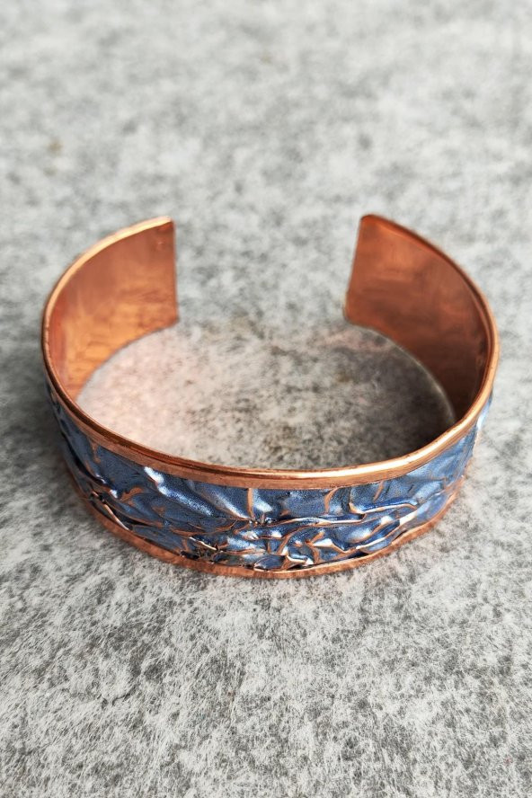 Mavi Renk Rölyef Desen Şekilli Kadın Bileklik El Yapımı Ayarlanabilir Bakır Bileklik - 4