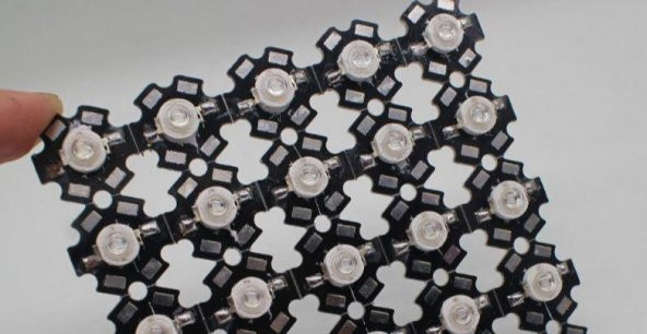 3W UV Led 395-400nm 10-15 lumen 700 mAh 3.4-3.6V 20mm PCB Yıldız Siyah Bord - 7