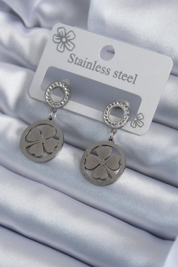 316L Çelik Gümüş Renk Zirkon Taşlı Yonca Model İşleme Detay Kadın Küpe ürün görseli