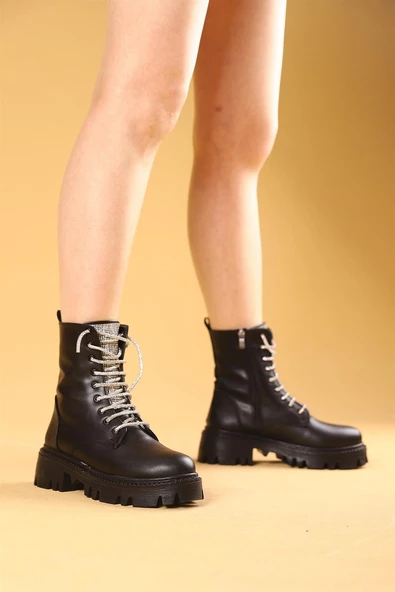 Testa Siyah Renkli Taşlı Bağcıklı Kadın Bot