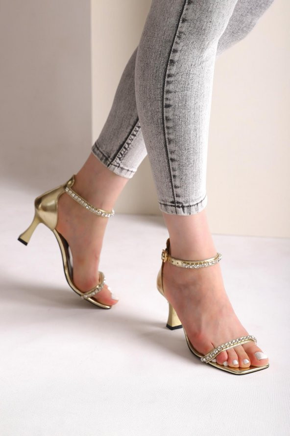 Sirea Altın Taş Detay Kadın Topuklu Ayakkabı