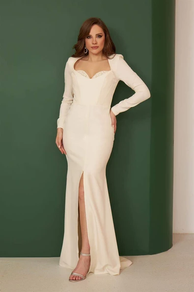 Ekru Krep İşlemeli Uzun Nikah Elbisesi