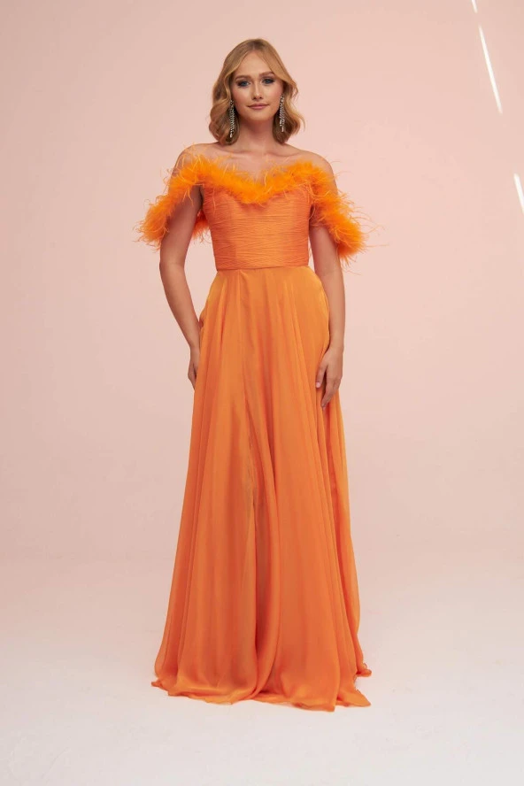 Orange Şifon Tüylü Yırtmaçlı Uzun Abiye Elbise