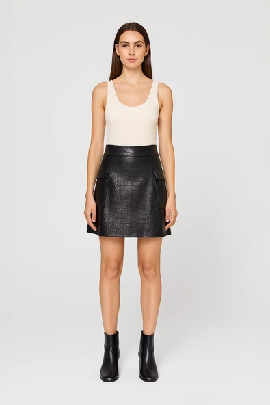 Desenli Deri Cep Kapaklı Mini Etek Siyah