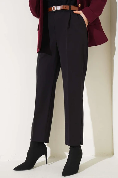 Yırtmaçlı Kemerli Pantolon Siyah ürün görseli 1