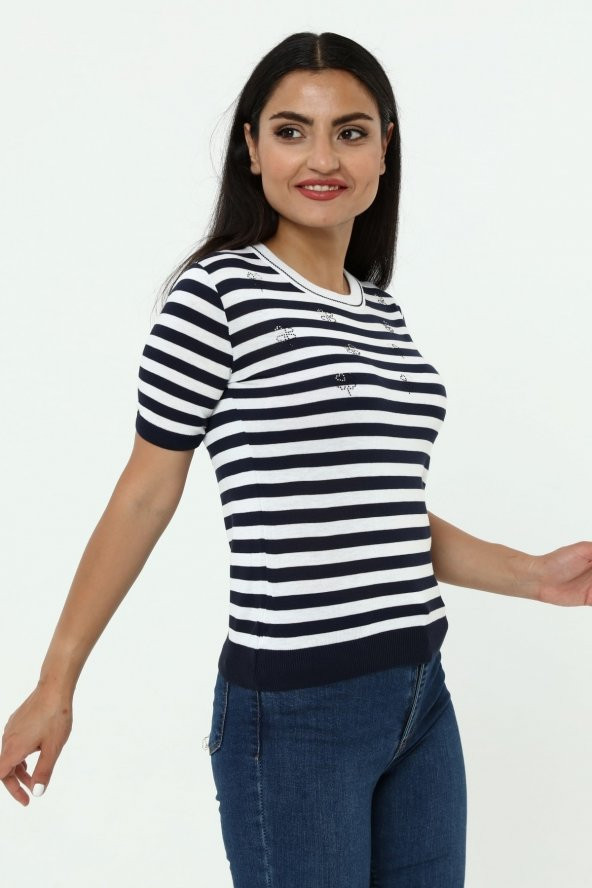 Çizgili Yonca Kısa Kol Fit Kesim T-shirt - 3