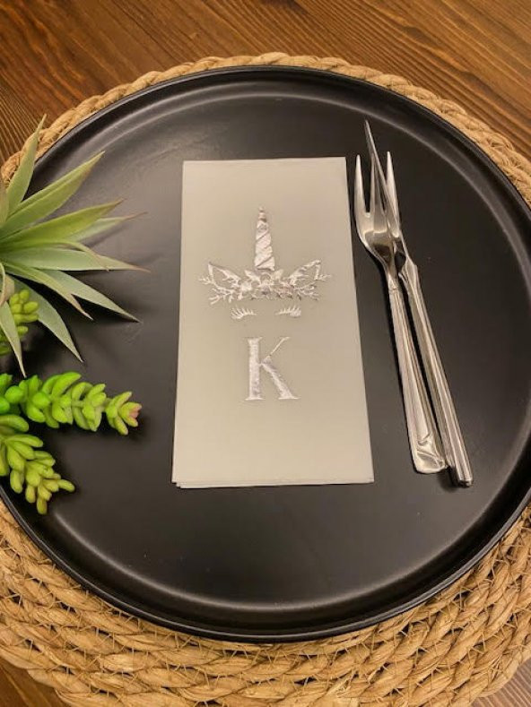 Gümüş Yaldızlı Beyaz Unicorn K Baş Harf Garson Katlama Peçete 50 Adet - Resim 2