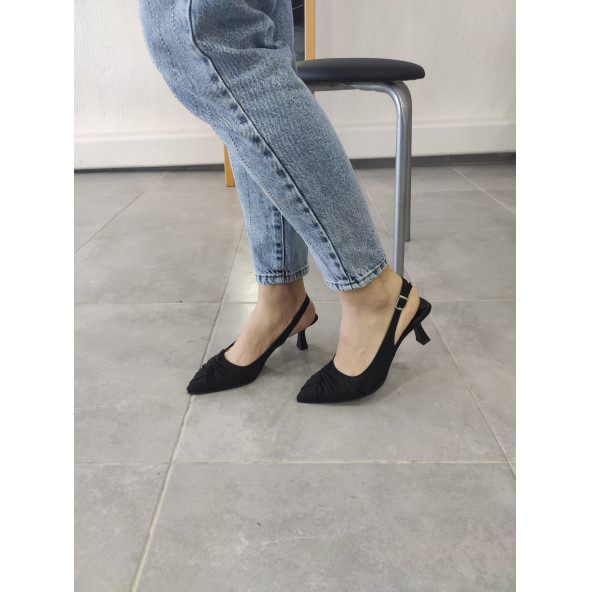 Tarzbu Lks İnce Topuklu Sivri Burun Siyah Abiye Ayakkabı
