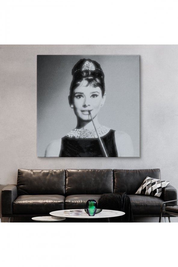 Audrey Hepburn'ün Siyah Bayaz Kanvas Tablosu-5071