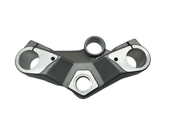 Bajaj Pulsar RS 200 Direksiyon Üst Kelepçe Gri ürün görseli