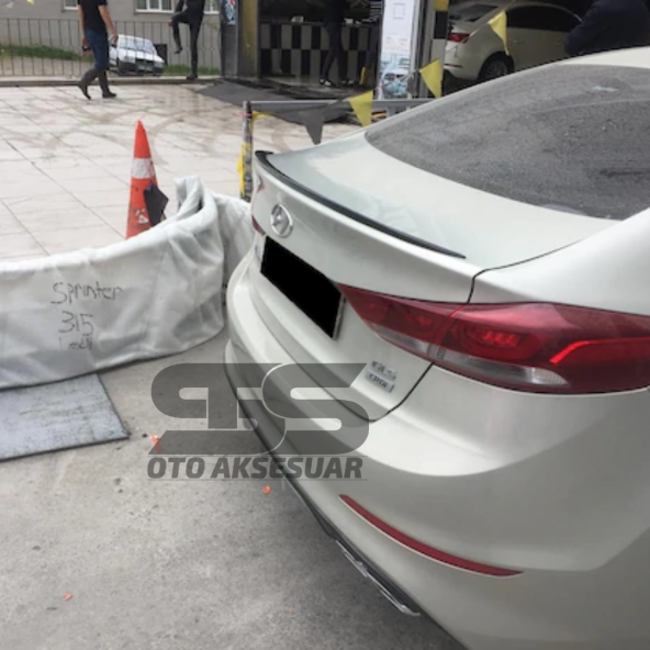 Hyundai Elantra 2012-2017 Bagaj Üstü Spoiler Bagaj Çıtası Piano Black ürün görseli 1