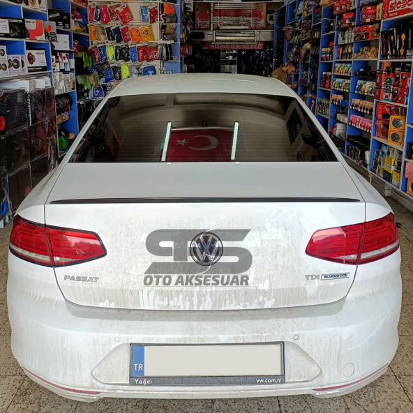 Volkswagen Passat B7 Bagaj Üstü Black Piano Spoiler