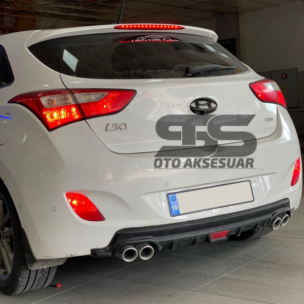 Hyundai i30 Difüzör Arka Tampon Eki 4 Egzoz Çıkışlı Siyah Tip - Resim 4