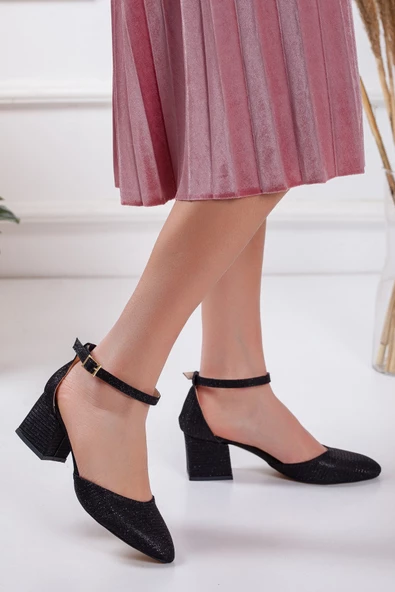 Dilimler Ayakkabı Baretli Siyah Kadın Topuklu Ayakkabı ürün görseli