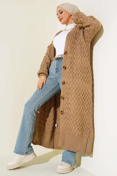 Boydan Düğmeli Sepet Örgü Uzun Hırka Latte