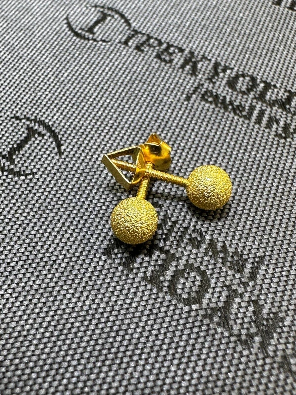 Düz Mat Kumlu 4 mm Vidalı Top Küpe 14 Ayar Altın - 2