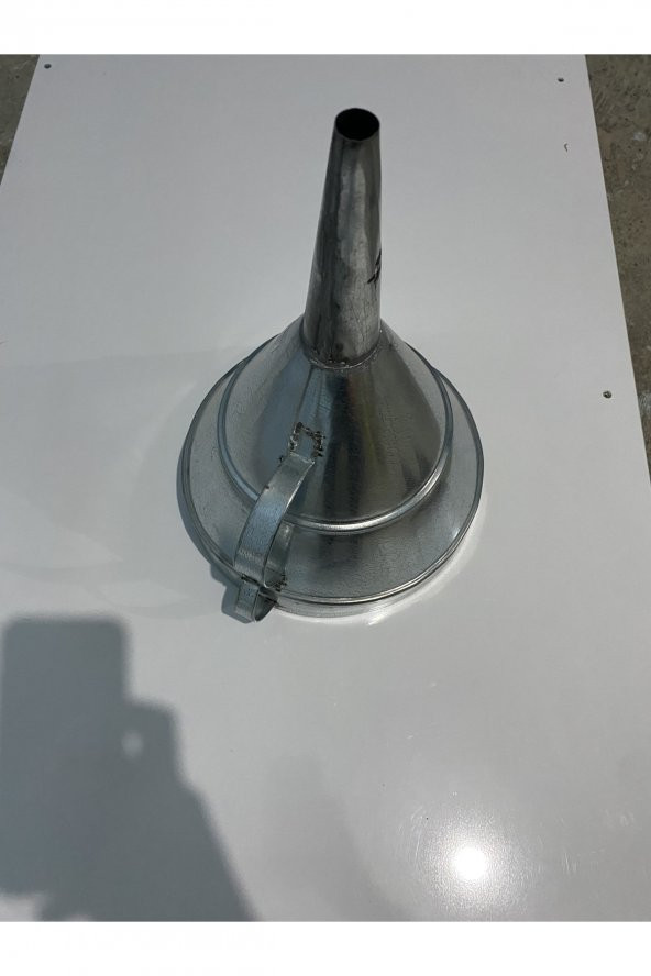 Huni Mazot,benzin, Yağ Aktarma Metal Süzgeçli 23 Cm Süzgeç Su Geçirmez Özelliktedir.