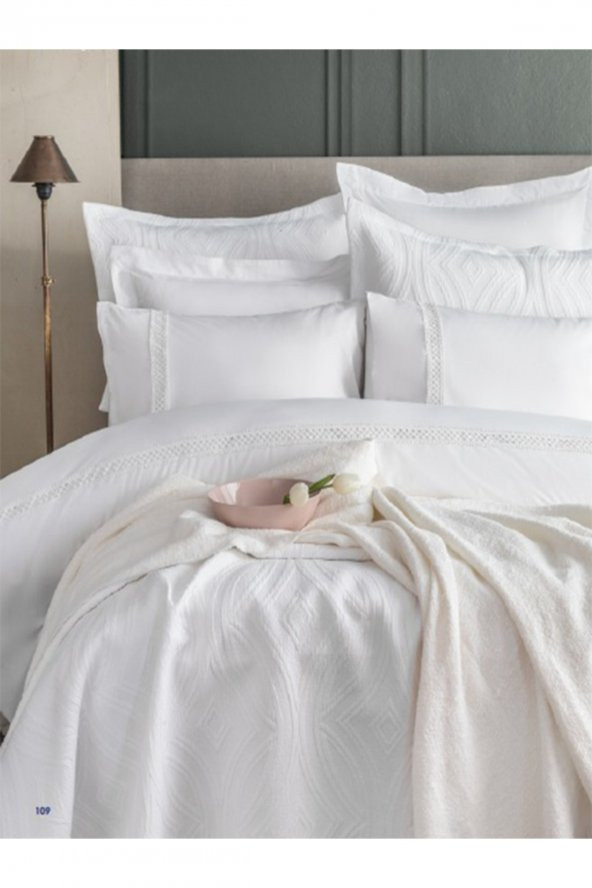 Çift Kişilik Yatak Örtülü Nevresim Set Belmont White ürün görseli 1