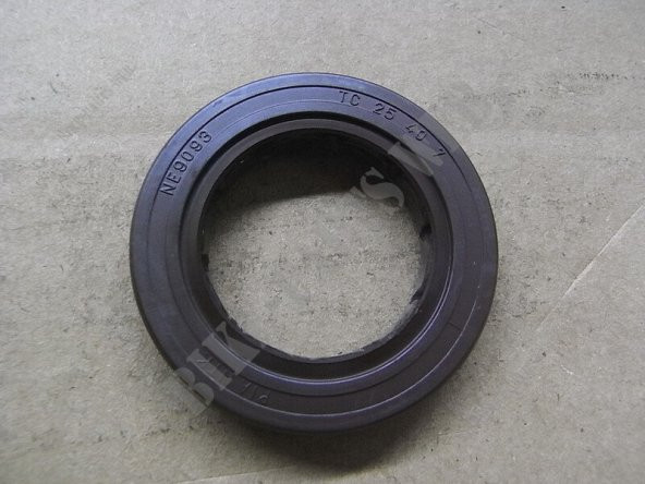 SYM GTS250 - JOYMAX 250 - CRUISYM 250 KEÇE 25*40*7