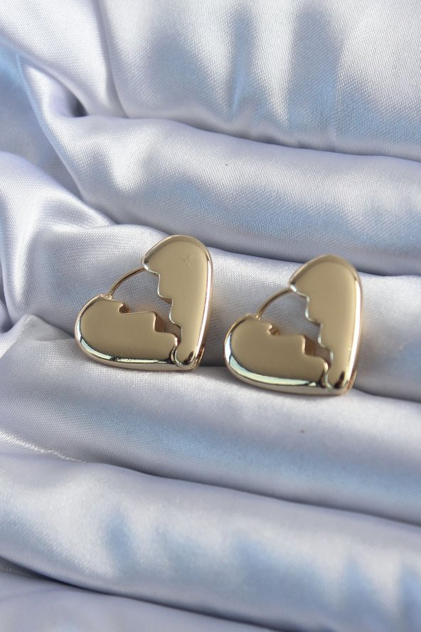 Gold Renk Kırık Kalp Model Pirinç Kadın Küpe ürün görseli